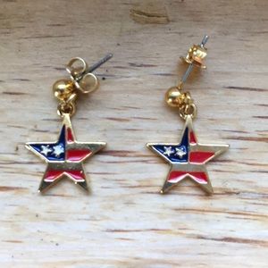 Vintage- NEW Avon Americana Star Earrings …